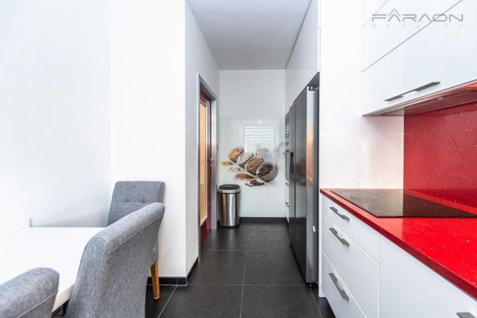 Pronájem bytu 3+1 74 m² - foto 5