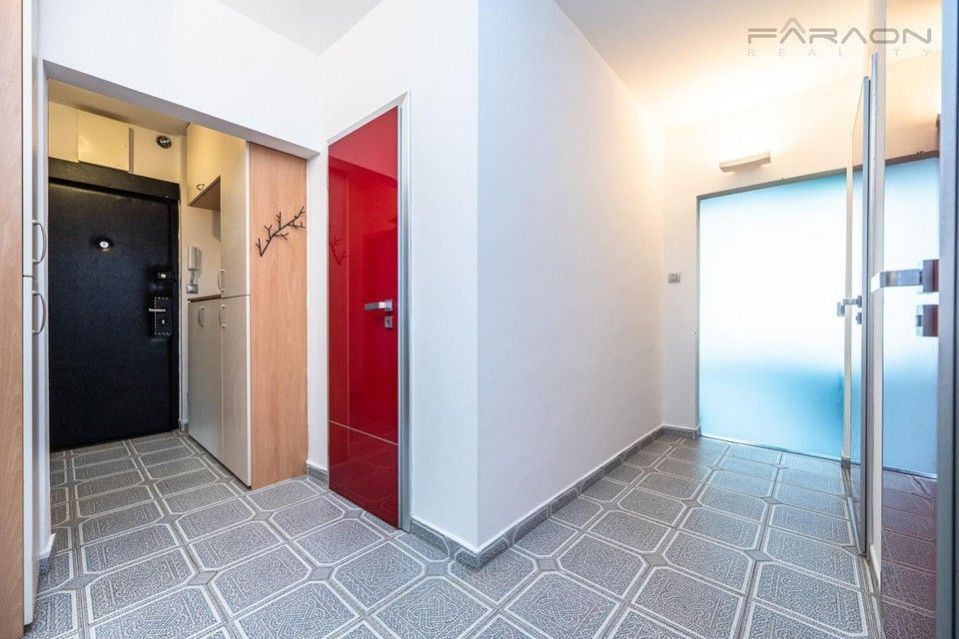 Pronájem bytu 3+1 74 m² - foto 9
