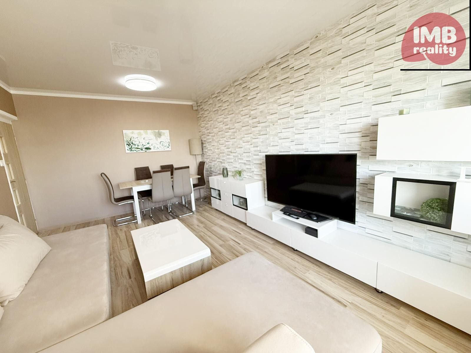 Prodej bytu 2+1 57 m² - foto 2