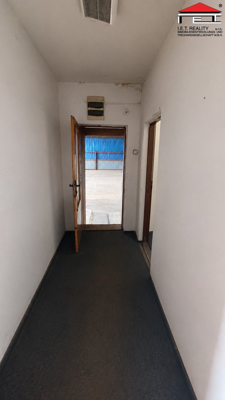 Pronájem komerčního prostoru 741 m² - foto 12