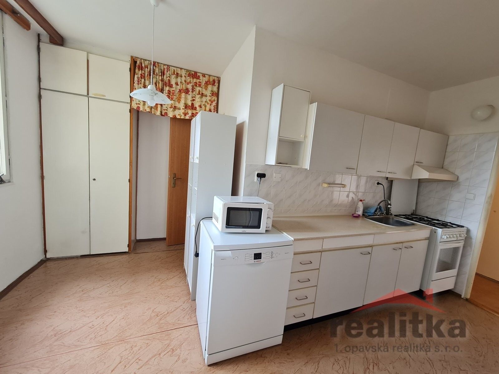 Pronájem bytu 2+1 69 m² - foto 4