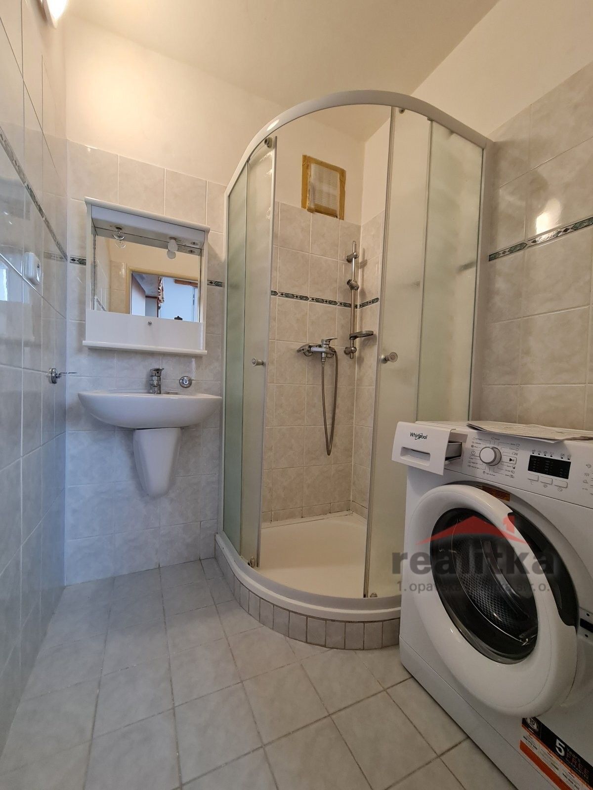 Pronájem bytu 2+1 69 m² - foto 8