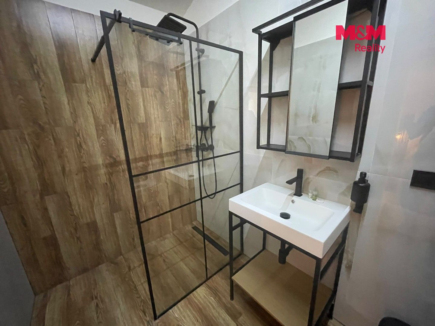 Pronájem bytu 3+kk 80 m² - foto 15