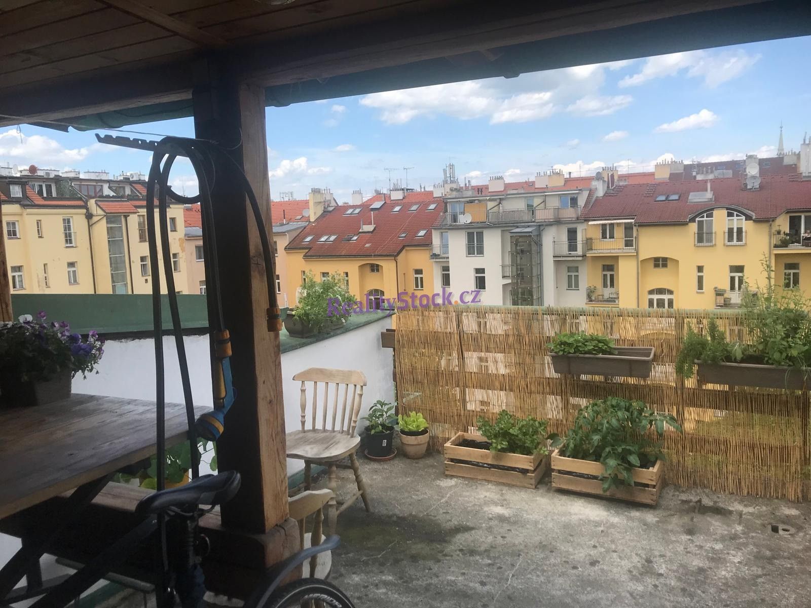 Pronájem bytu 2+1 65 m² - foto 1