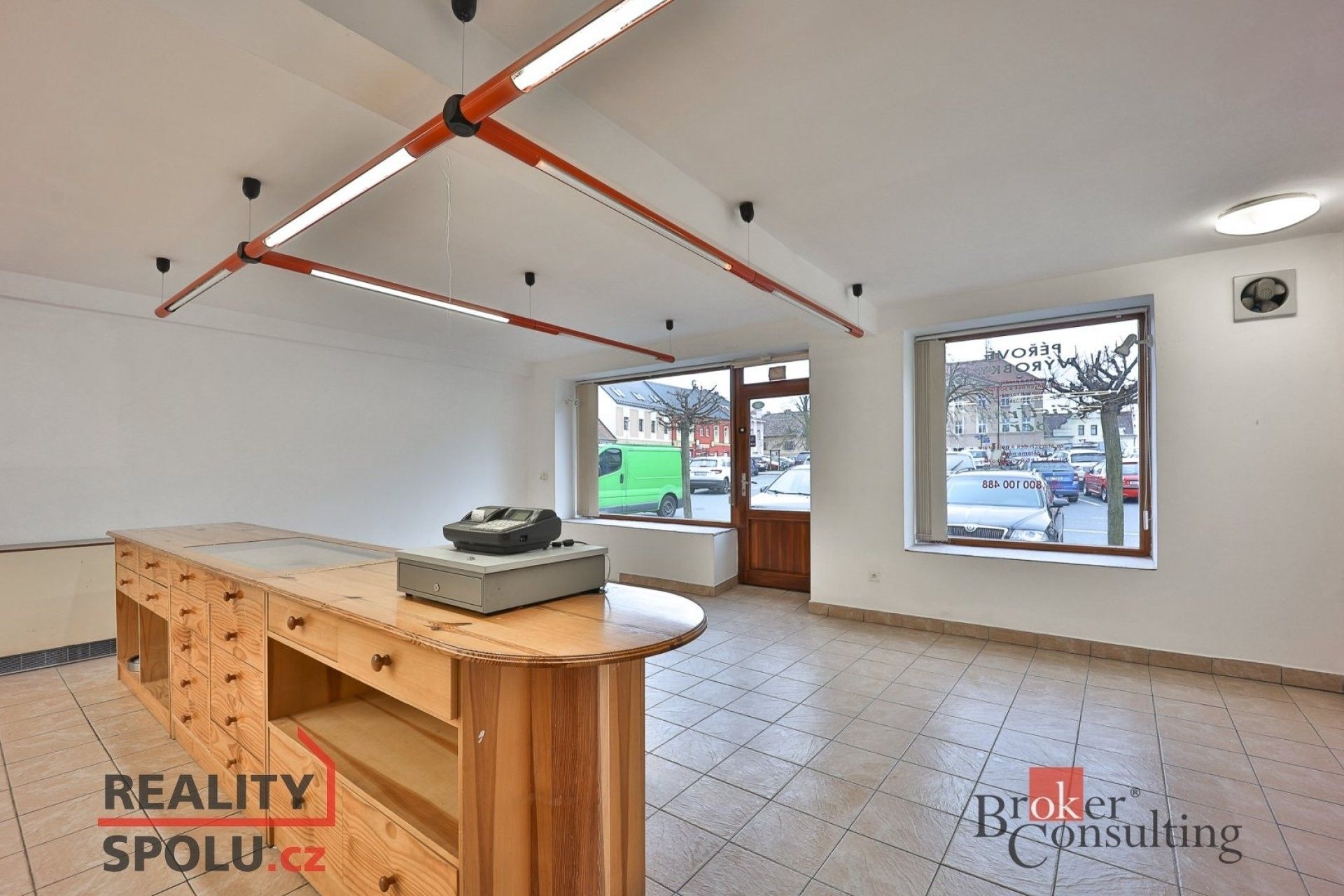 Pronájem komerčního prostoru 100 m² - foto 4