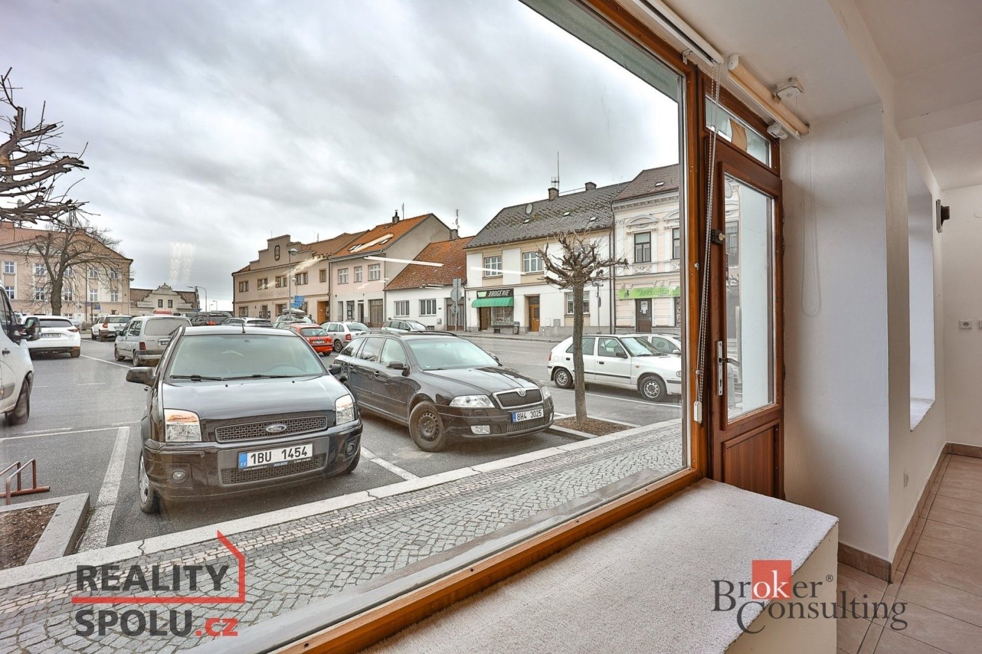 Pronájem komerčního prostoru 100 m² - foto 2