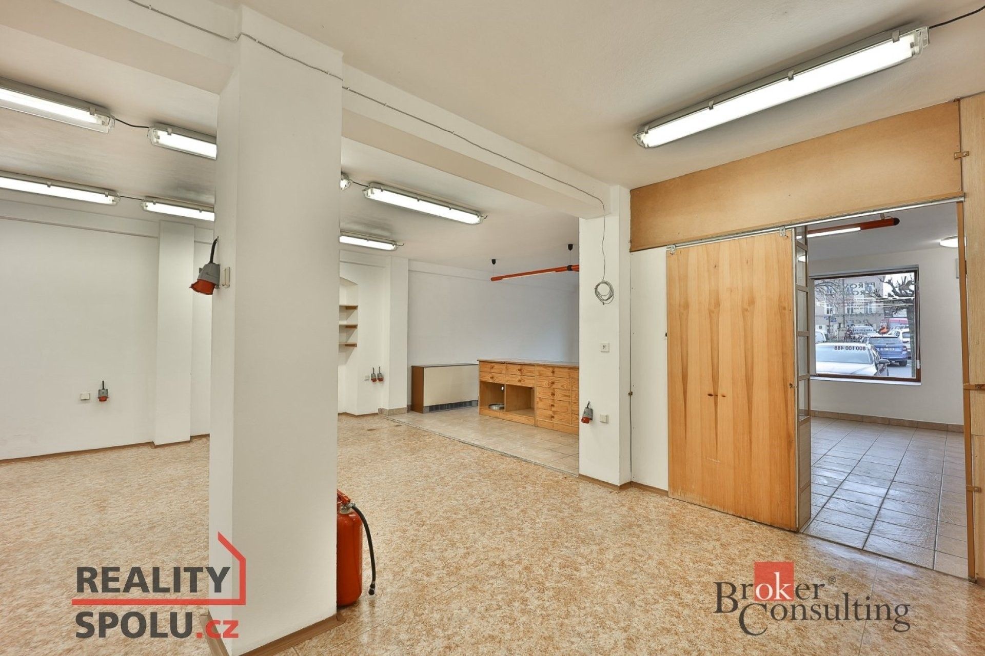 Pronájem komerčního prostoru 100 m² - foto 11