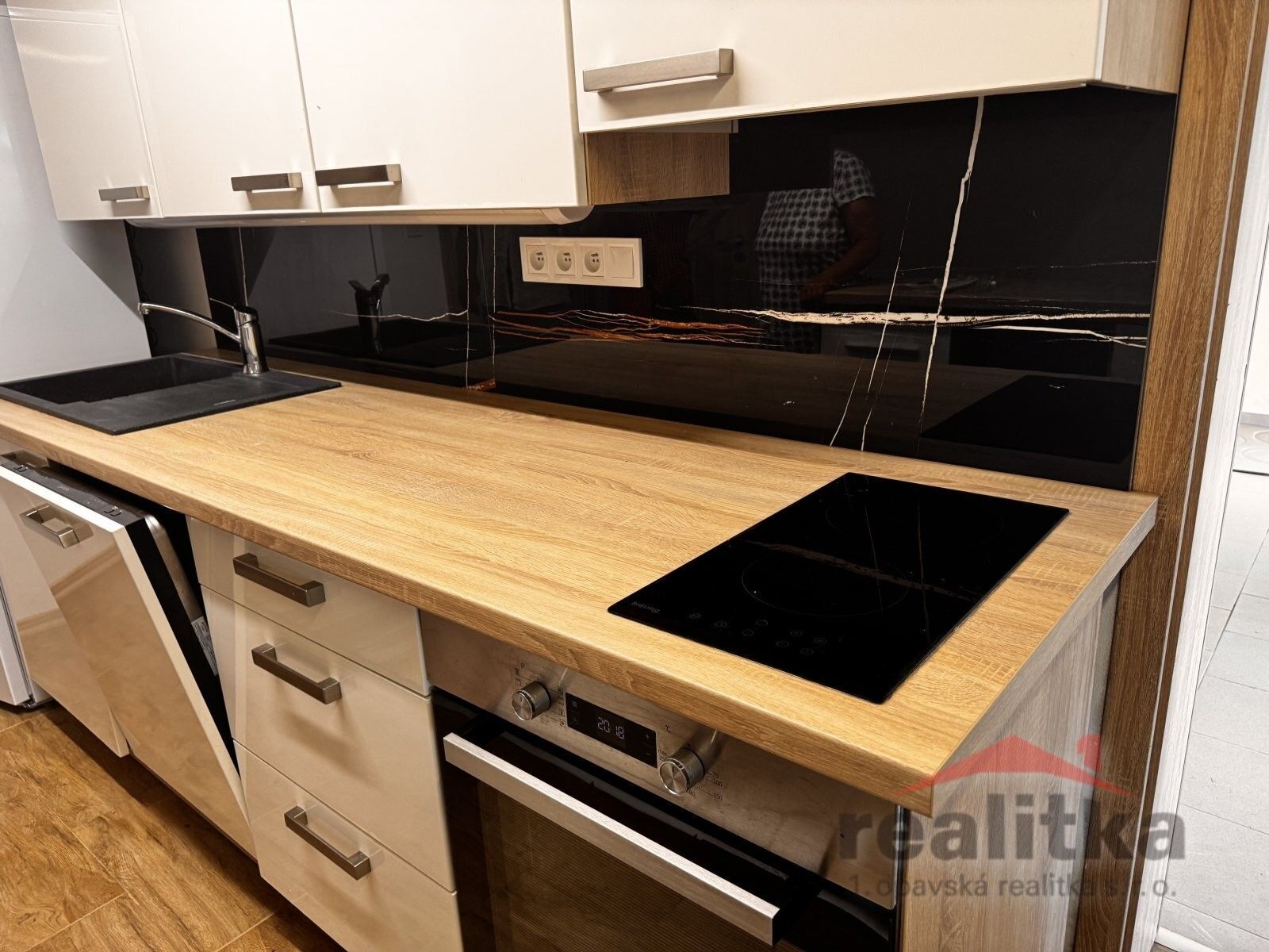 Pronájem bytu 2+kk 60 m² - foto 2
