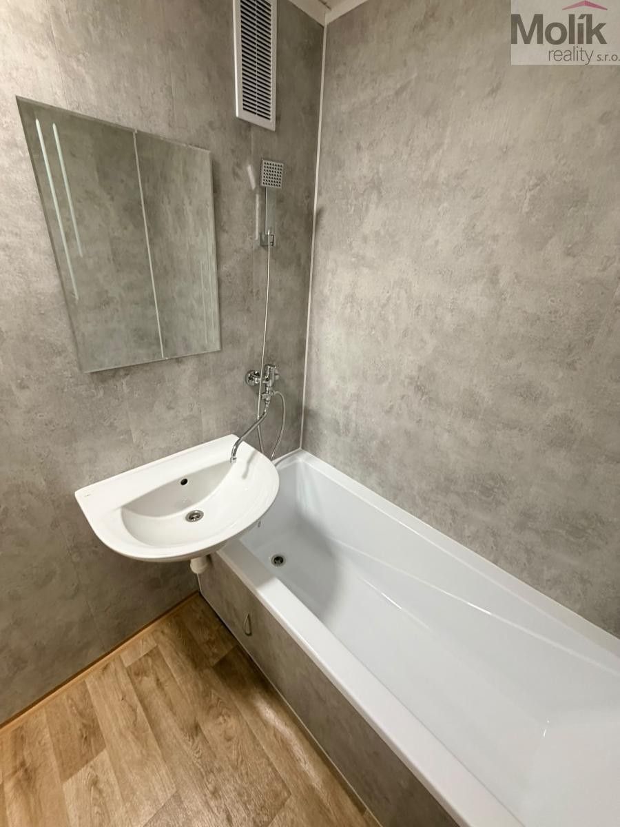 Pronájem bytu 2+kk 49 m² - foto 2