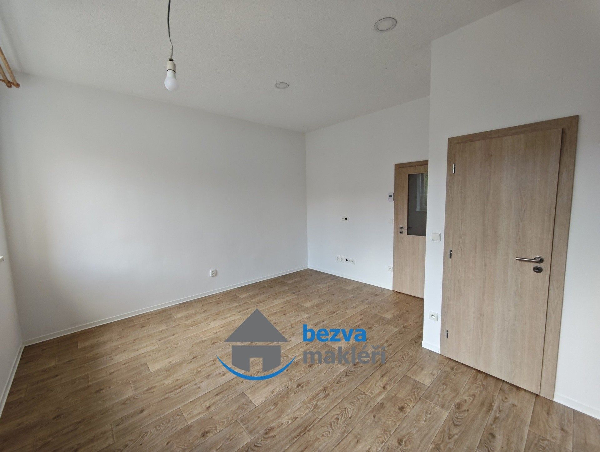 Pronájem bytu 2+kk 42 m² - foto 2