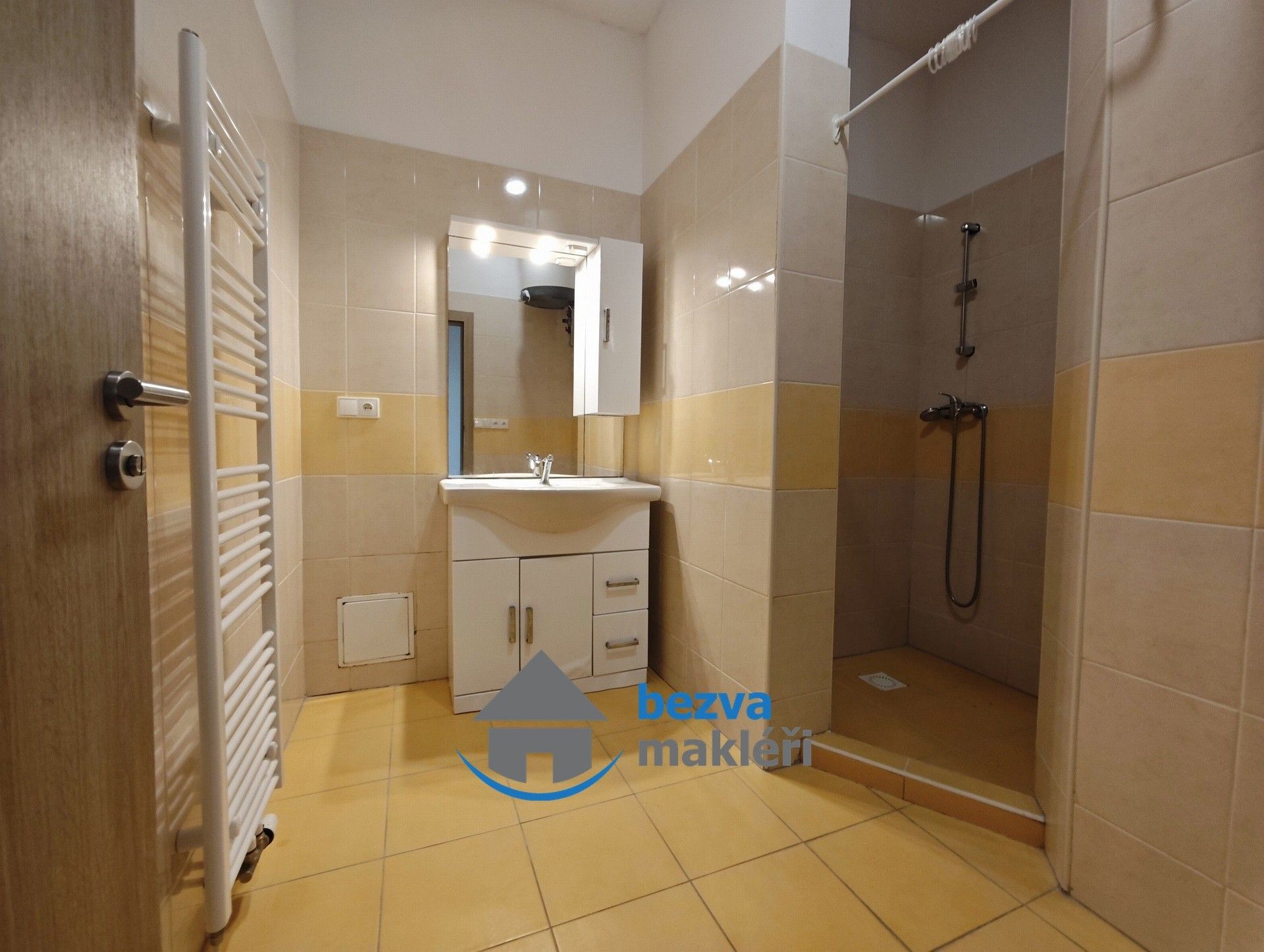 Pronájem bytu 2+kk 42 m² - foto 5