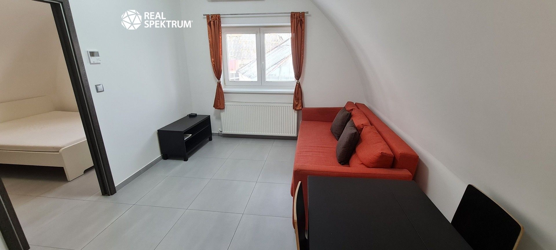 Pronájem bytu 2+kk 41 m² - foto 1