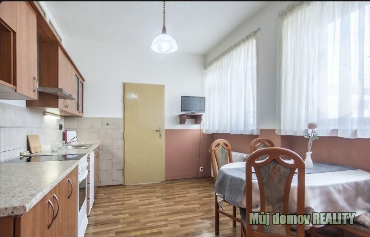 Pronájem bytu 3+1 130 m² - foto 1