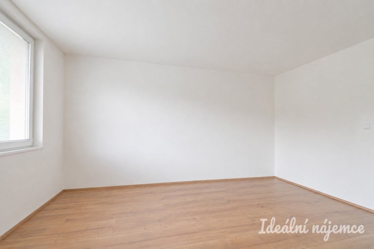 Pronájem bytu 2+1 52 m² - foto 8