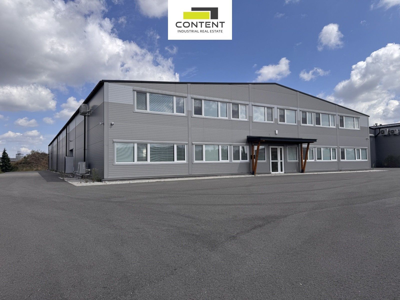 Pronájem komerčního prostoru 1890 m² - foto 2