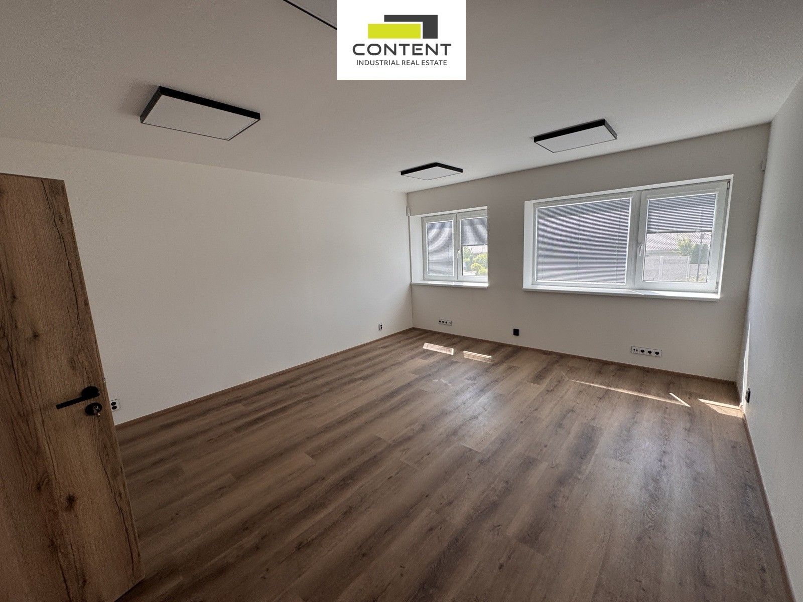 Pronájem komerčního prostoru 1890 m² - foto 14