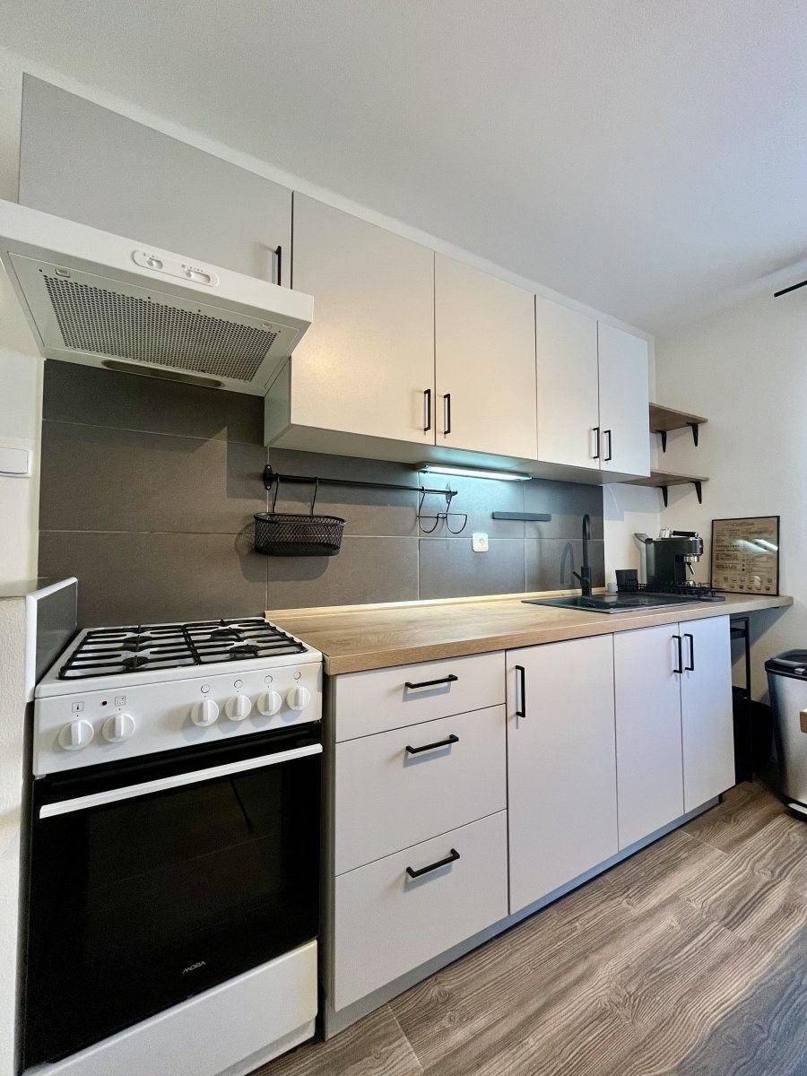 Pronájem bytu 2+1 52 m² - foto 1