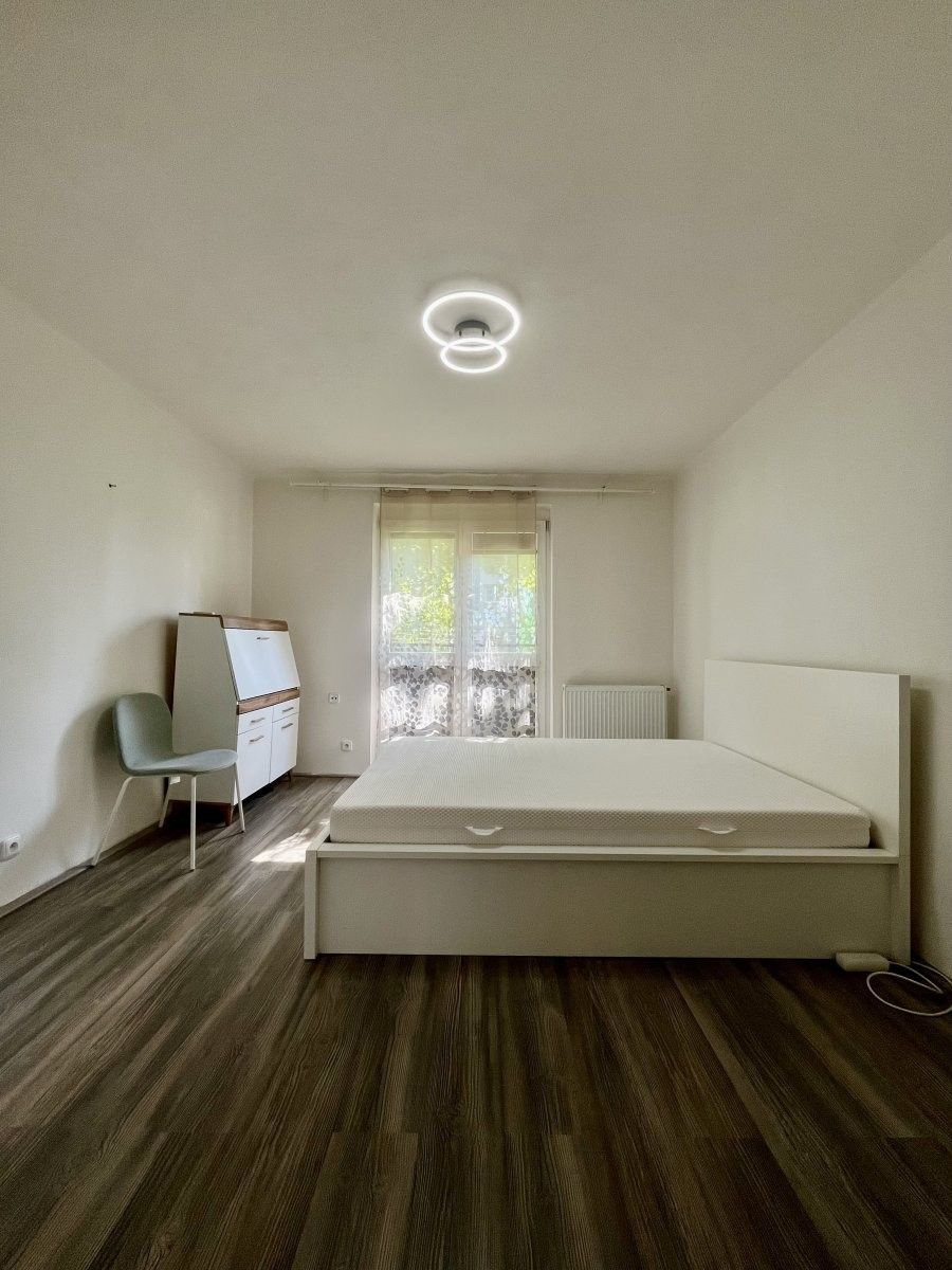 Pronájem bytu 2+1 52 m² - foto 12
