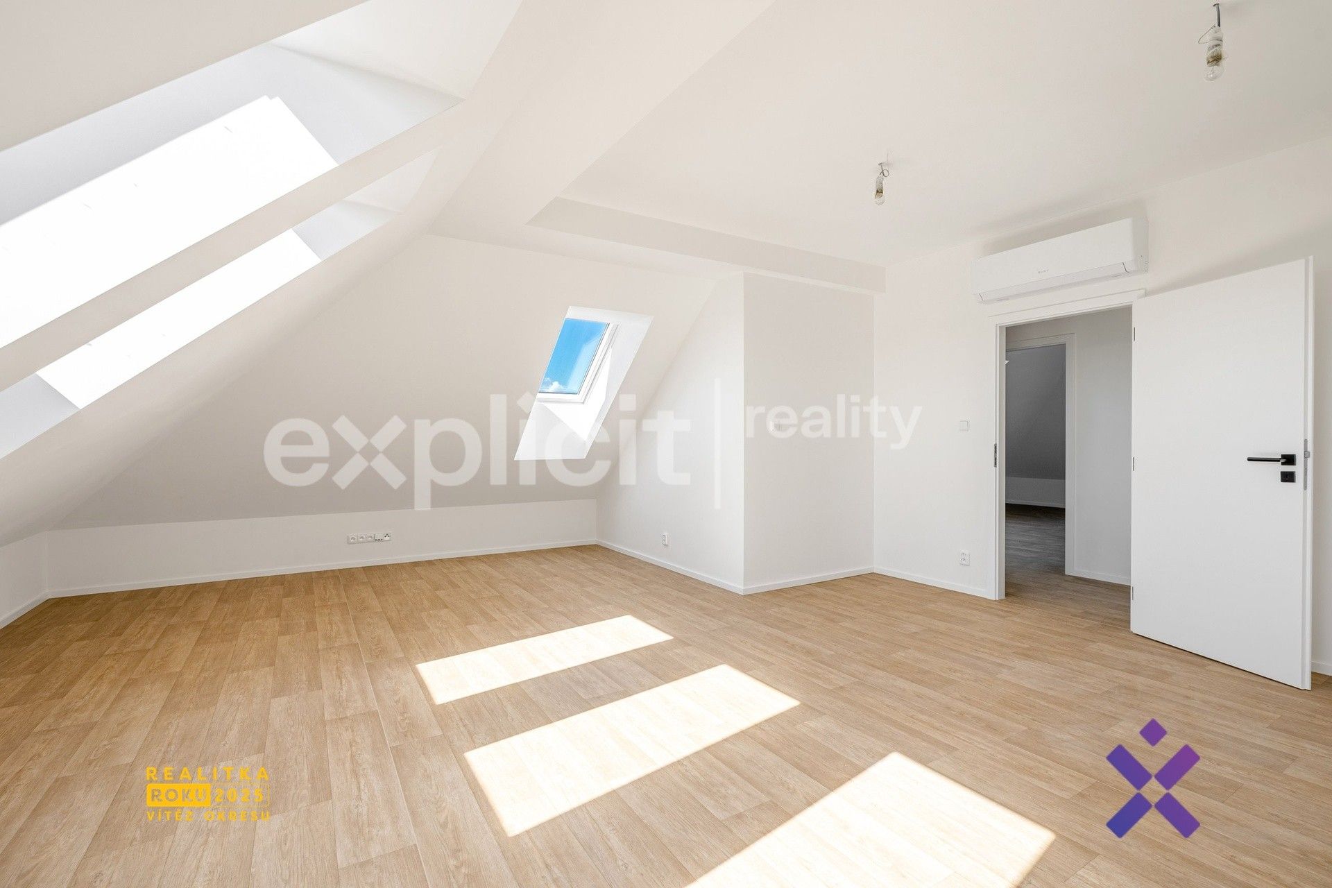 Pronájem bytu 3+kk 94 m² - foto 2