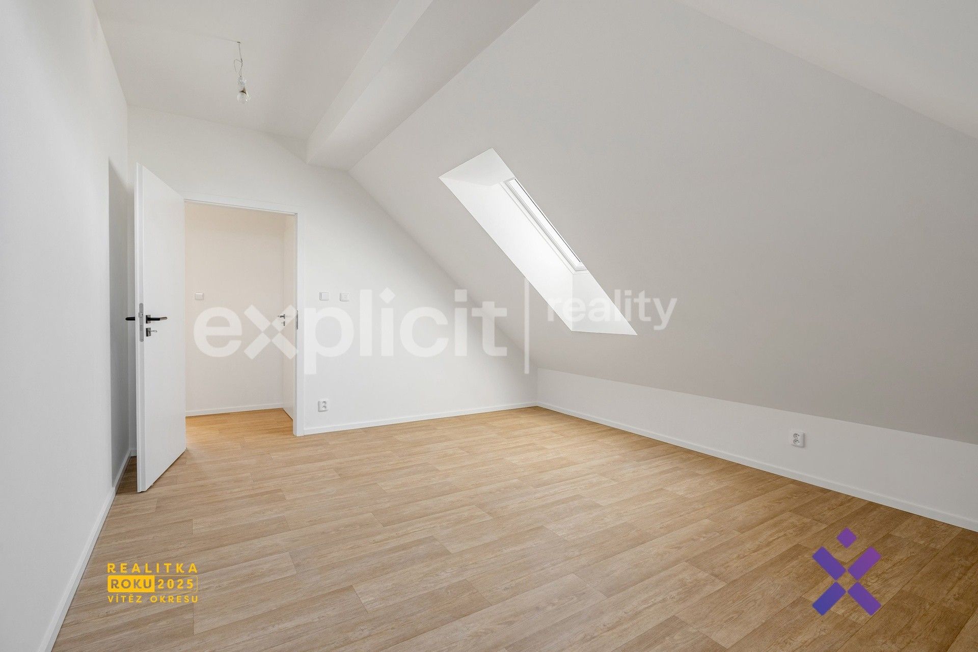 Pronájem bytu 3+kk 94 m² - foto 9