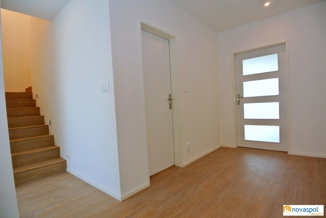 Pronájem bytu 4+kk 145 m² - foto 6