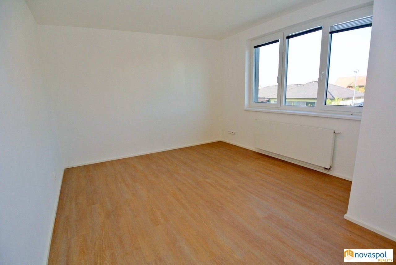 Pronájem bytu 4+kk 145 m² - foto 8