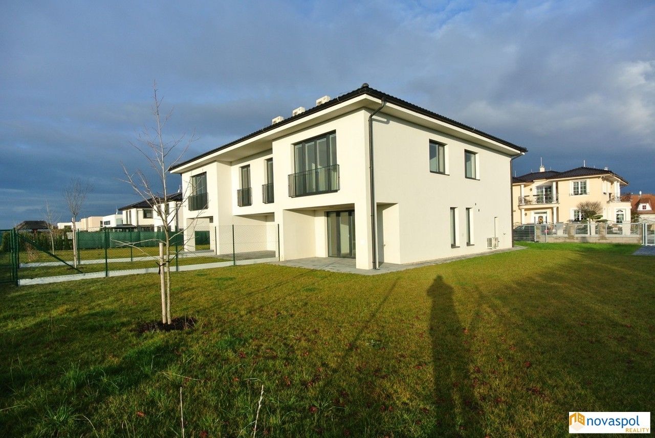 Pronájem bytu 4+kk 145 m² - foto 16