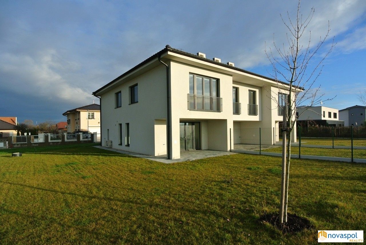 Pronájem bytu 4+kk 145 m² - foto 15