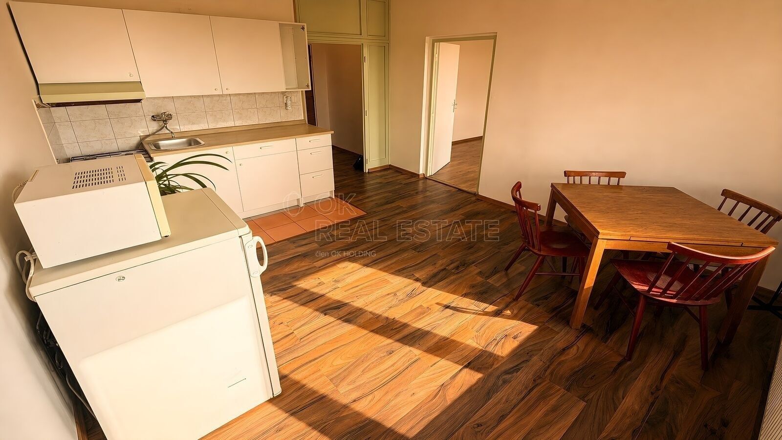 Pronájem bytu 1+1 38 m² - foto 3