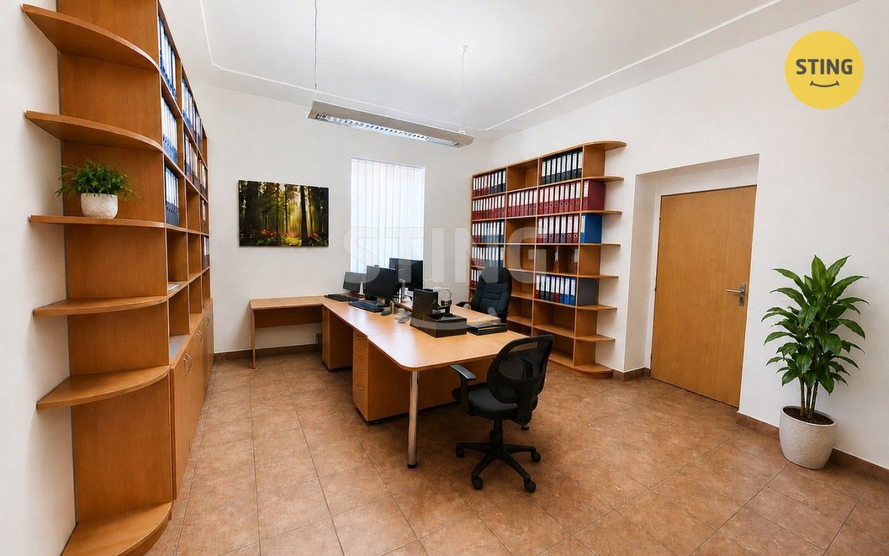 Pronájem komerčního prostoru 161 m² - foto 3
