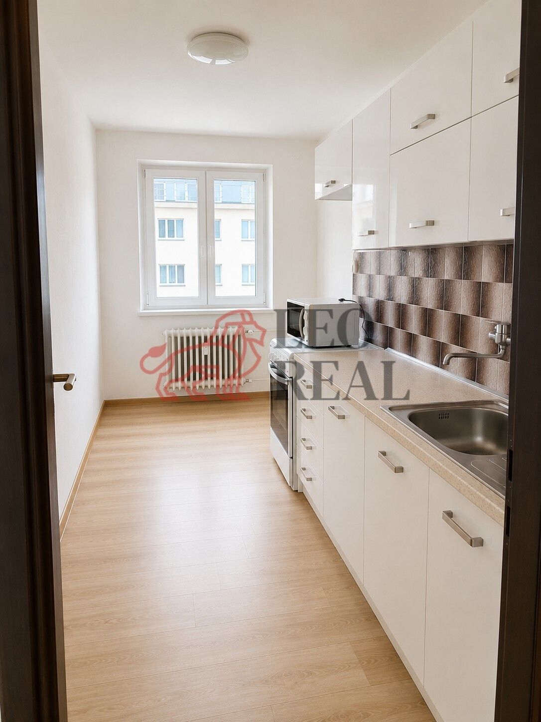 Pronájem bytu 2+1 57 m² - foto 4
