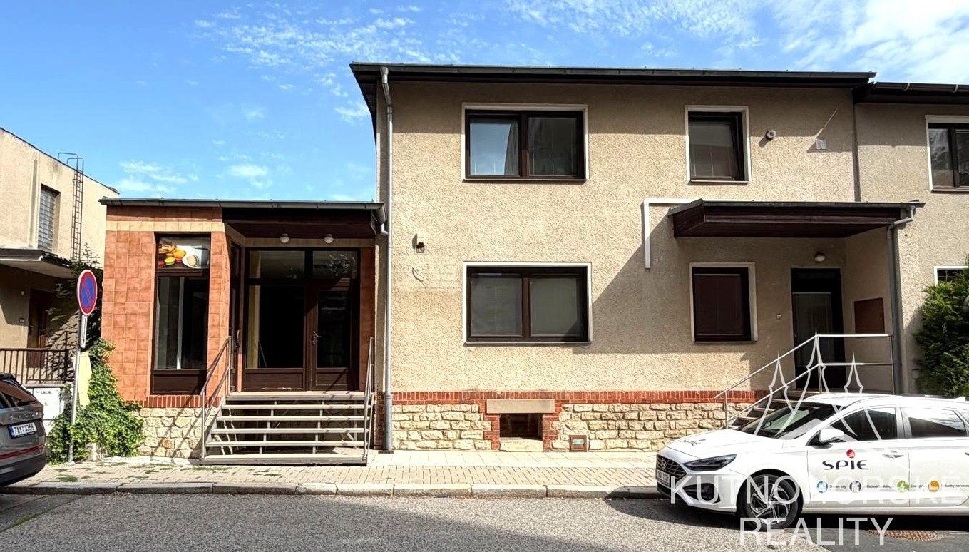 Pronájem komerčního prostoru 262 m² - foto 1