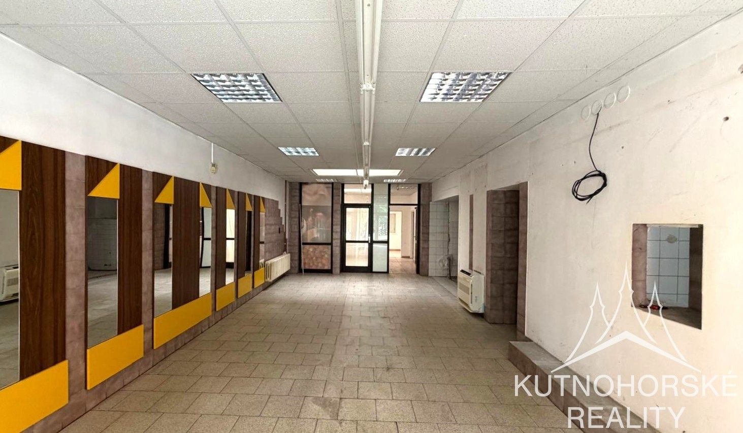 Pronájem komerčního prostoru 262 m² - foto 4