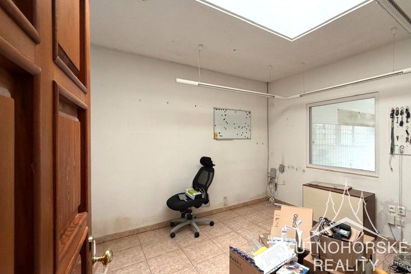 Pronájem komerčního prostoru 262 m² - foto 5