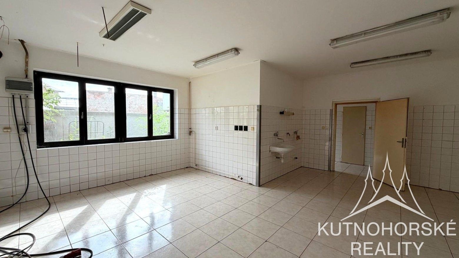Pronájem komerčního prostoru 262 m² - foto 10