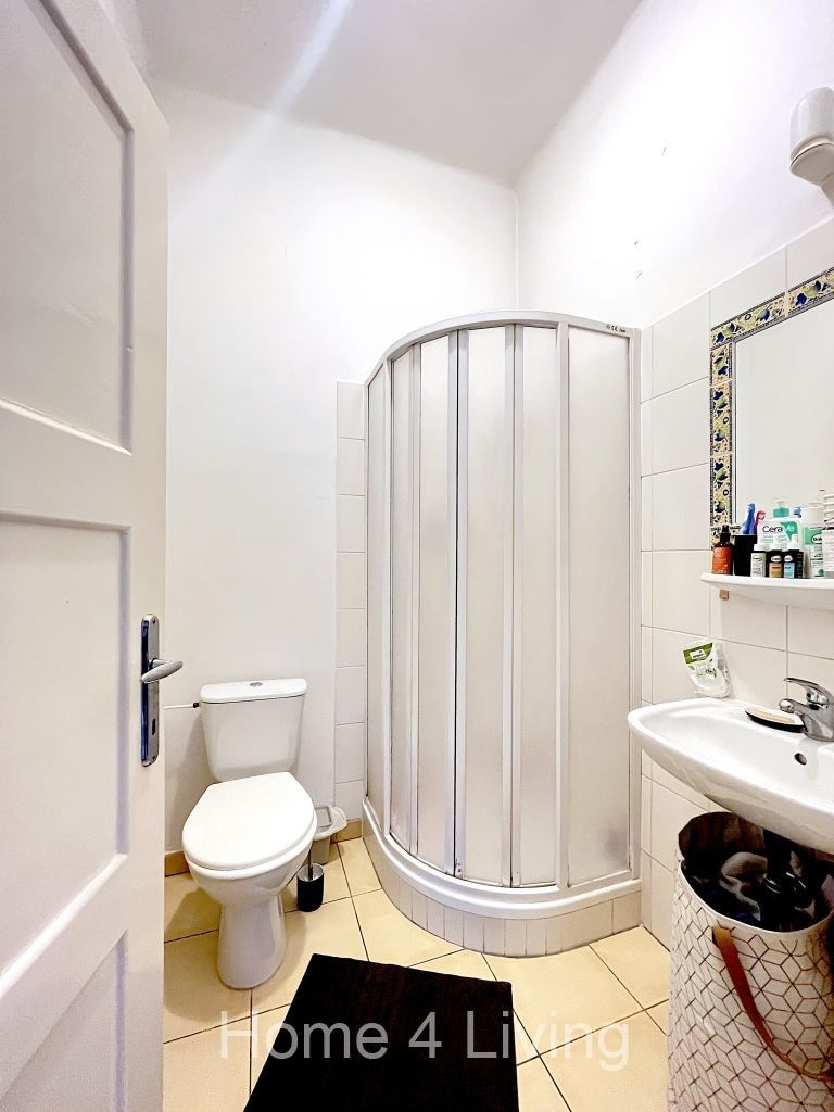 Pronájem bytu 1+kk 42 m² - foto 3