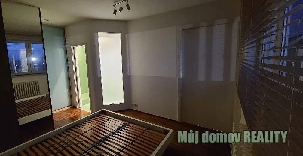 Pronájem bytu 2+kk 57 m² - foto 4