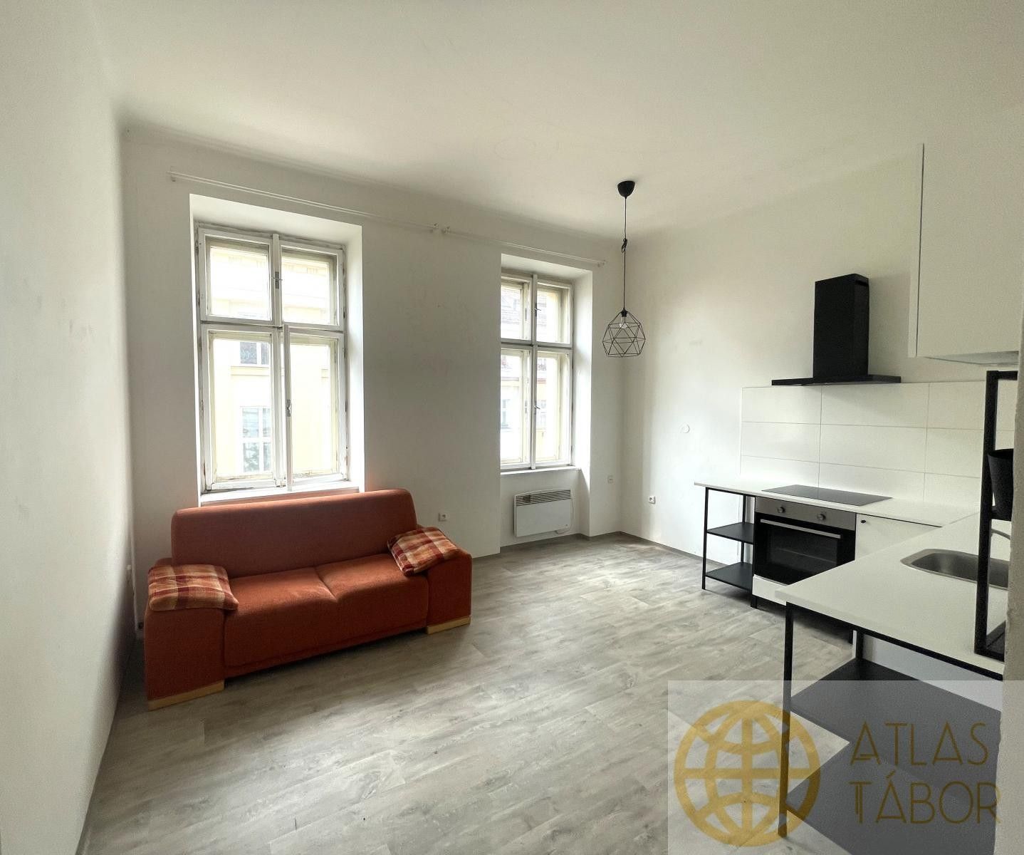 Pronájem bytu 1+1 50 m² - foto 4