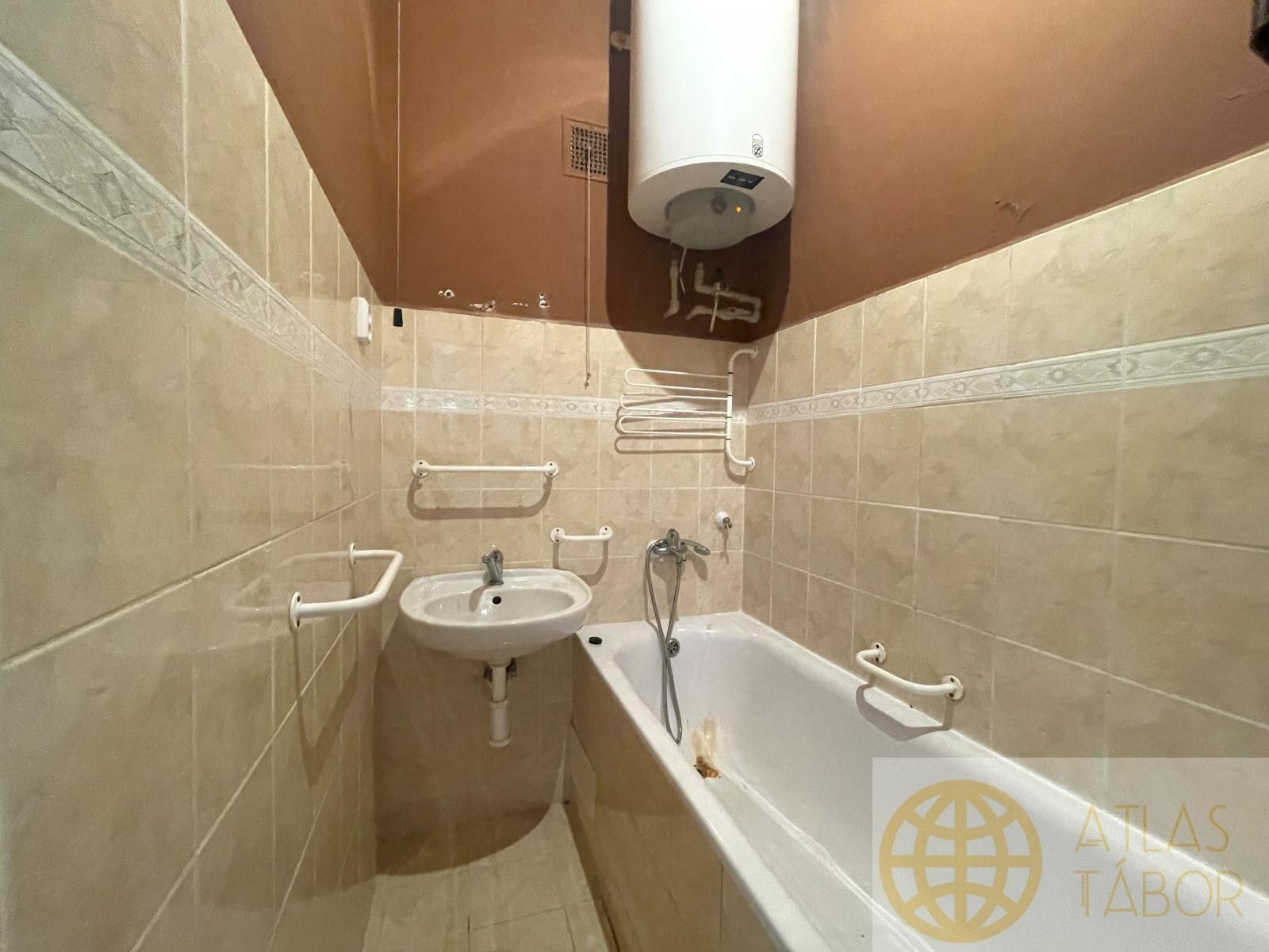 Pronájem bytu 2+1 80 m² - foto 3