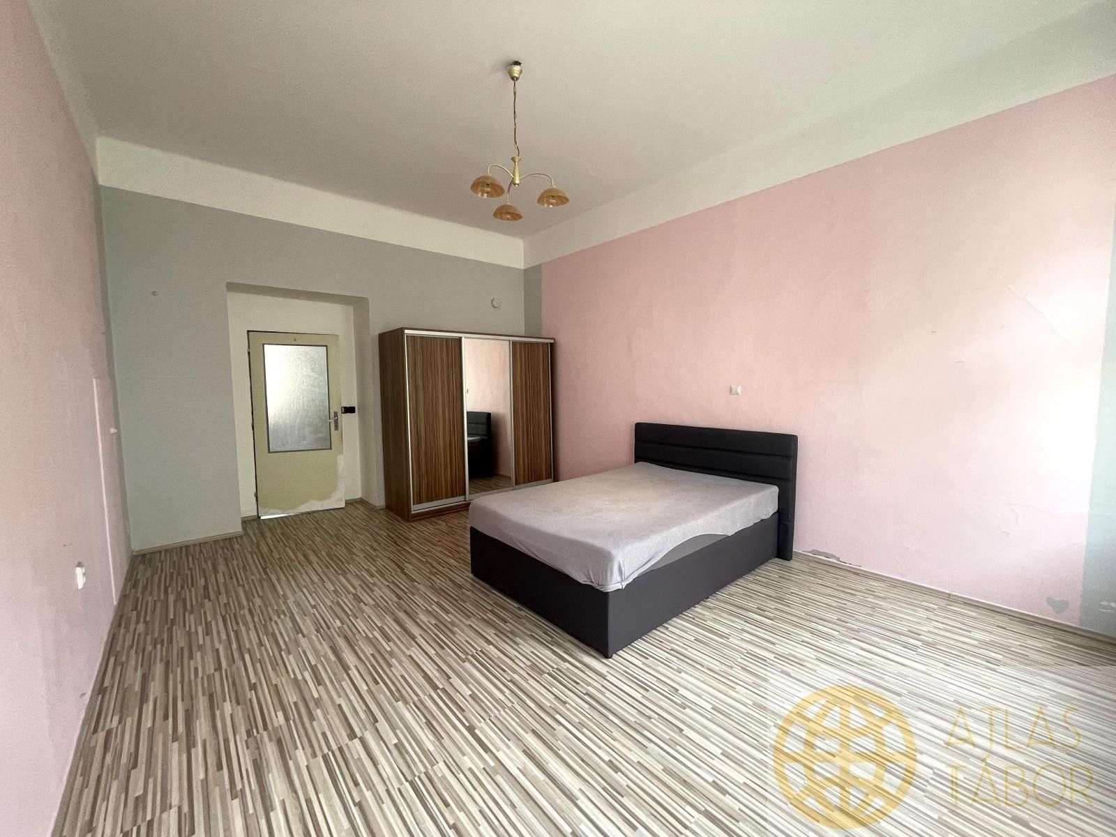 Pronájem bytu 2+1 80 m² - foto 2