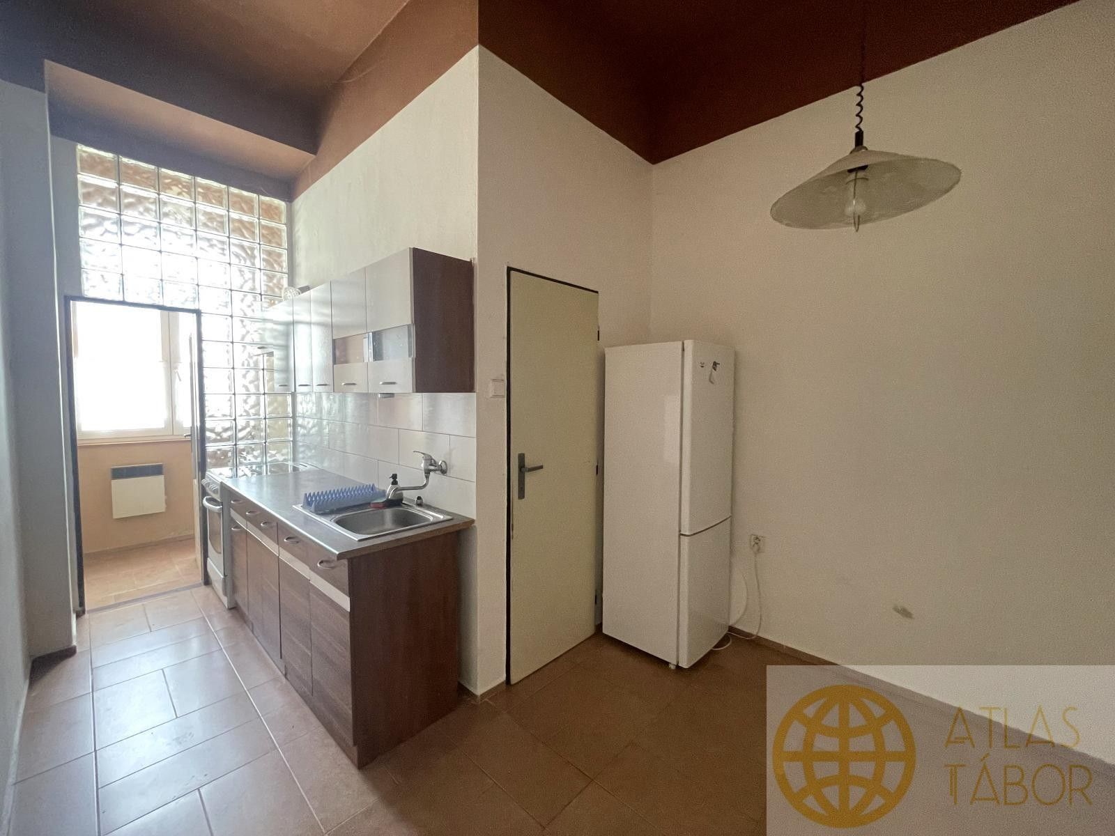 Pronájem bytu 2+1 80 m² - foto 1