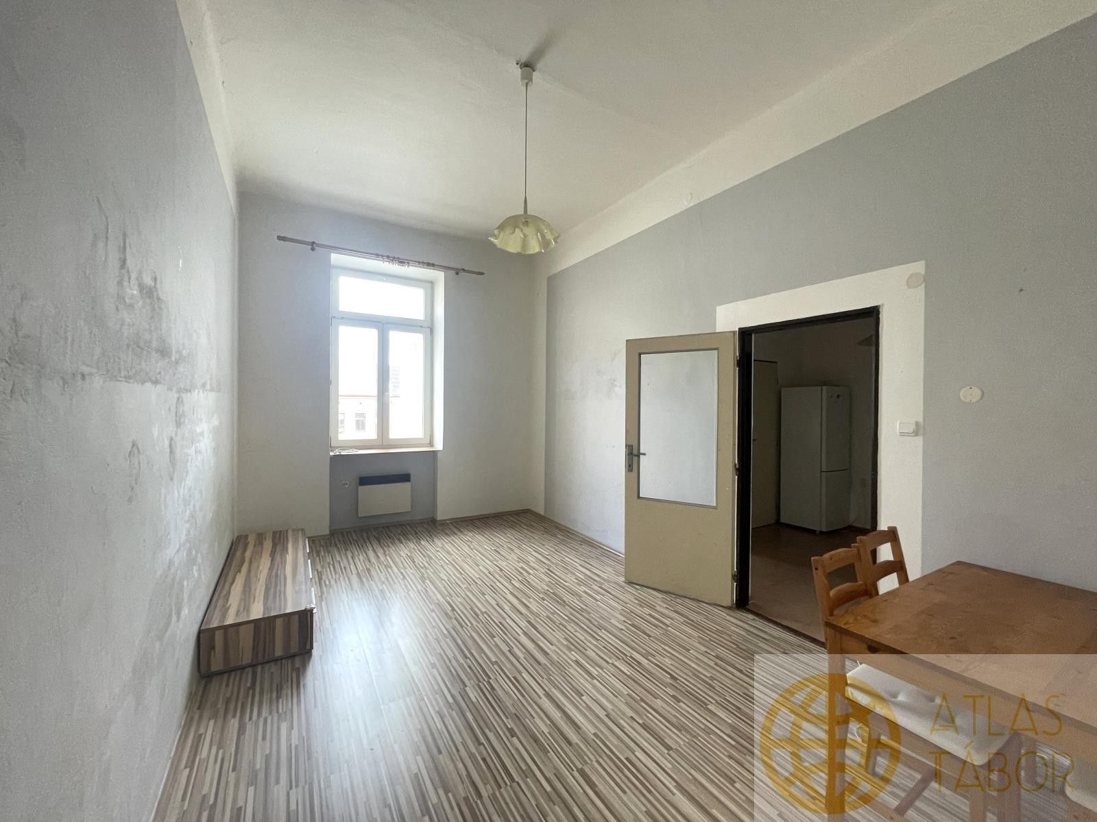 Pronájem bytu 2+1 80 m² - foto 4