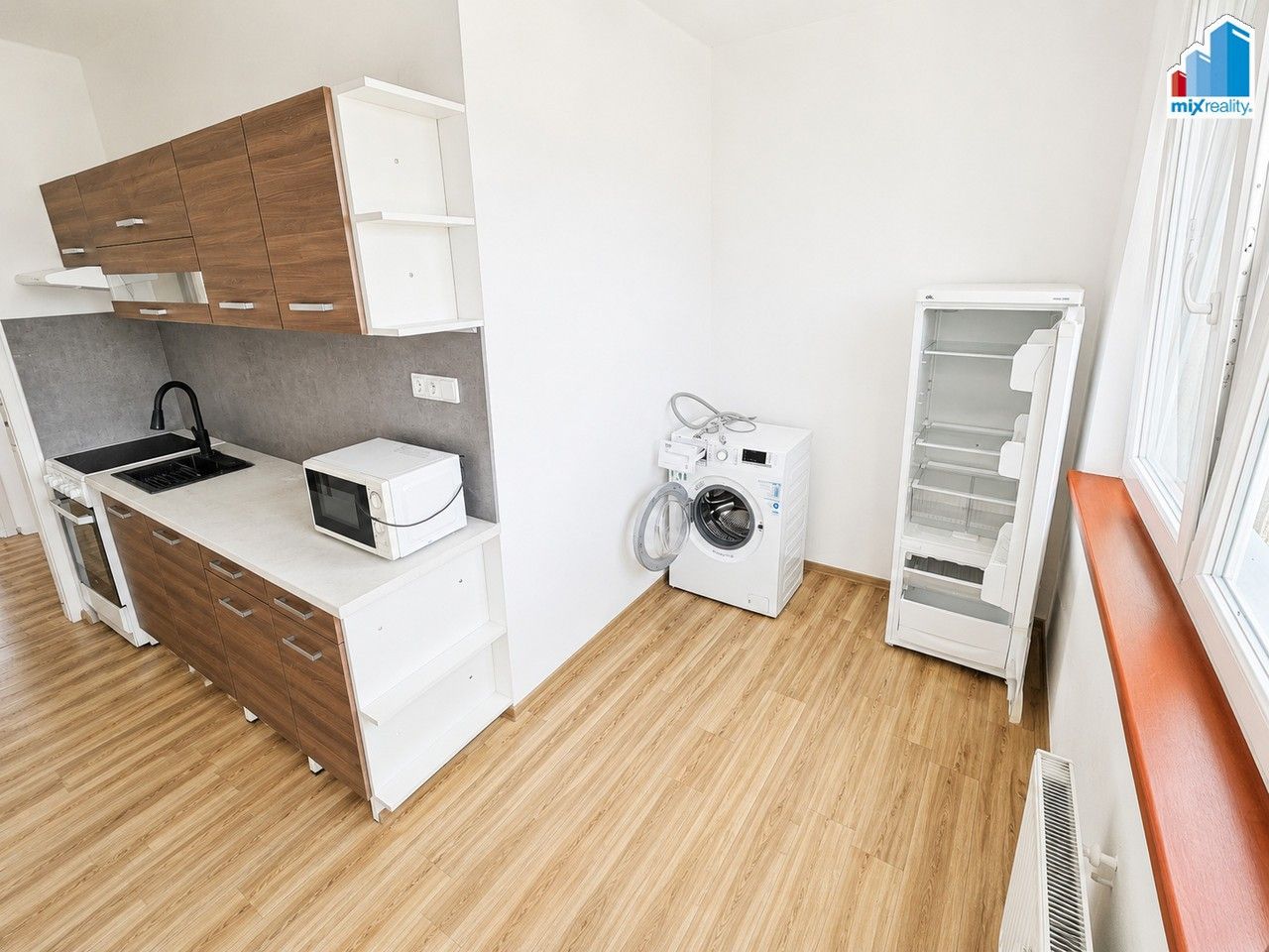 Pronájem bytu 2+1 67 m² - foto 3