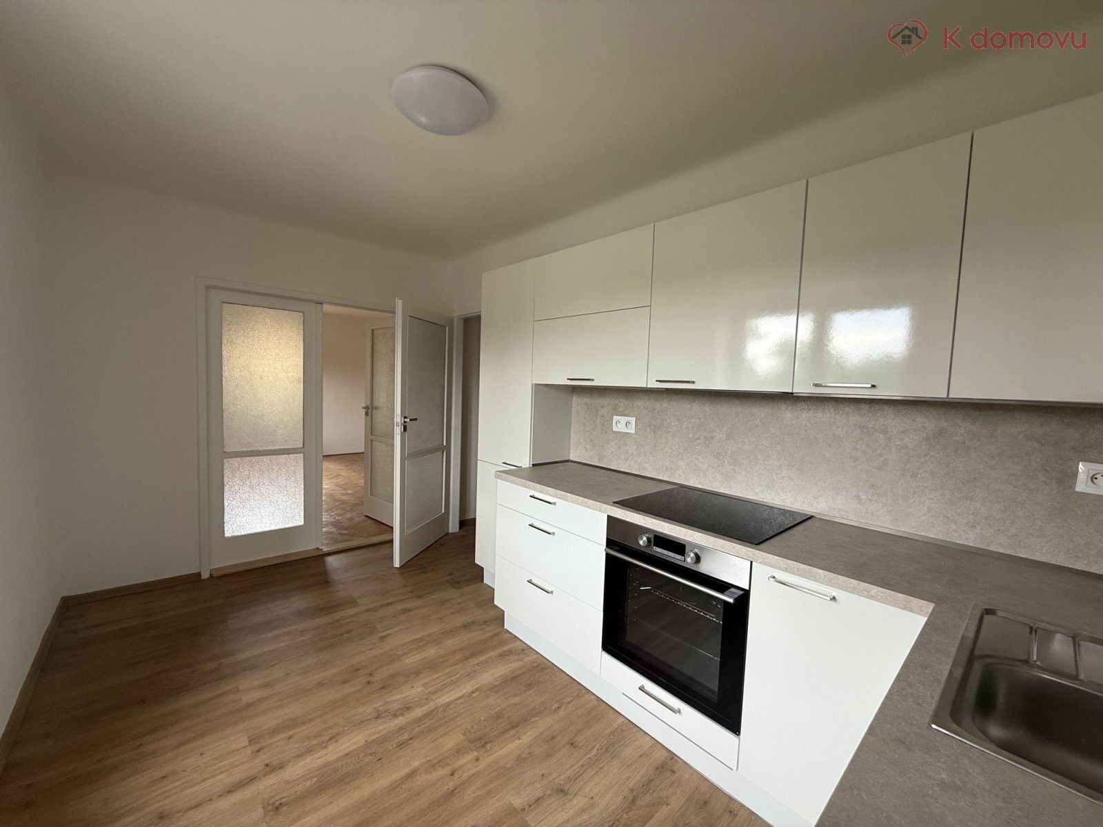 Pronájem bytu 2+1 53 m² - foto 4