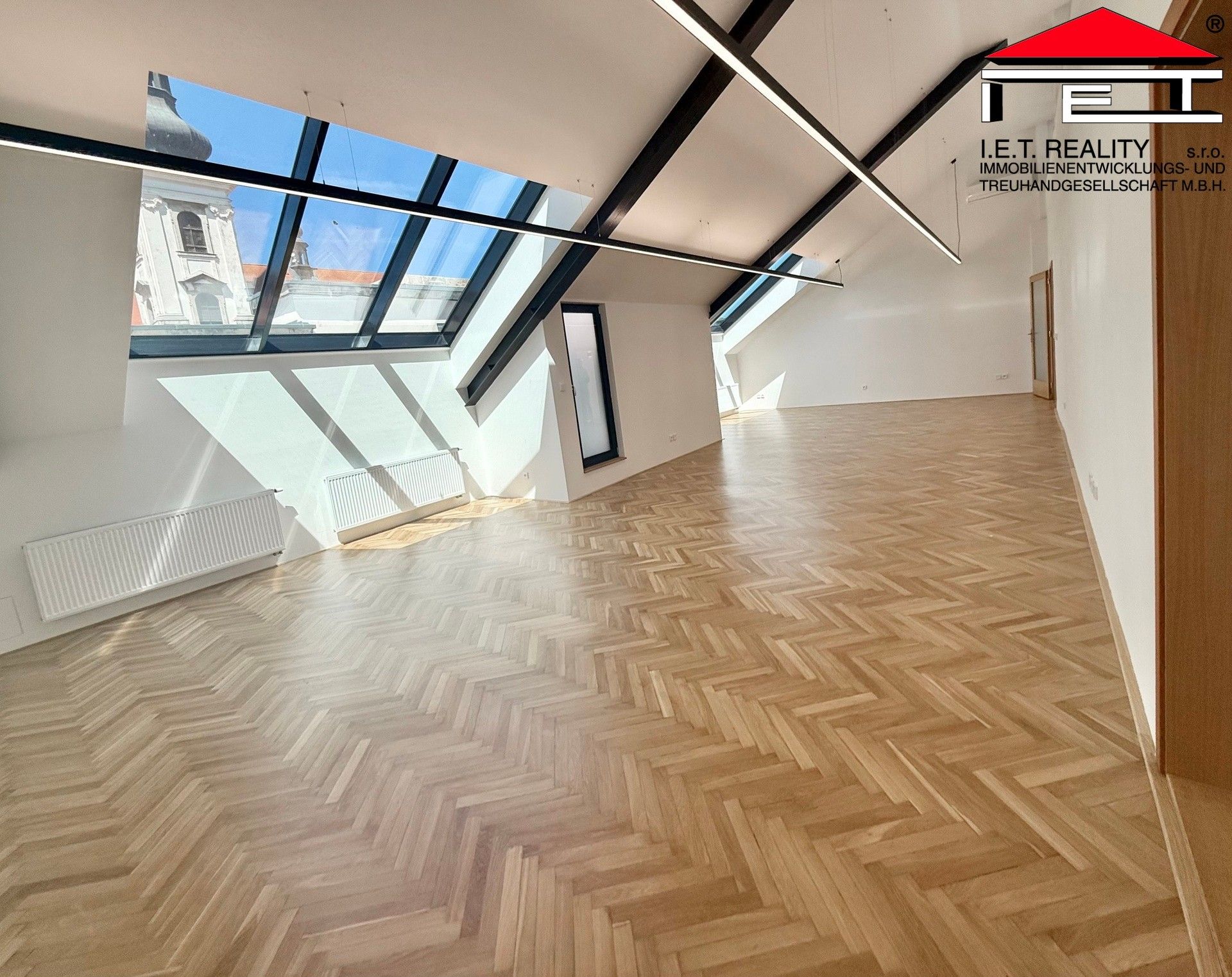 Pronájem komerčního prostoru 196 m² - foto 3