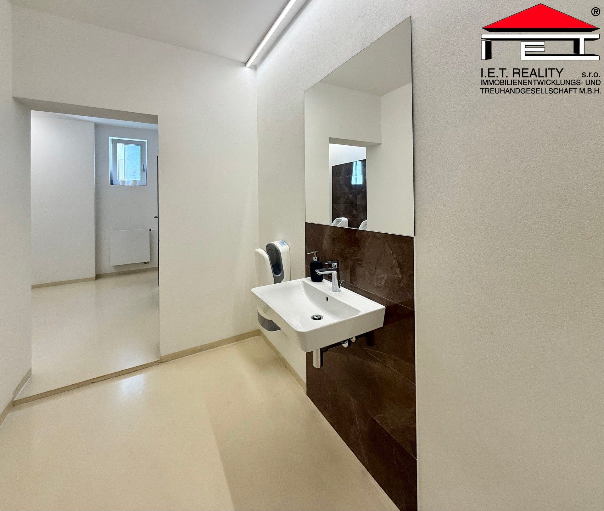 Pronájem komerčního prostoru 35 m² - foto 6