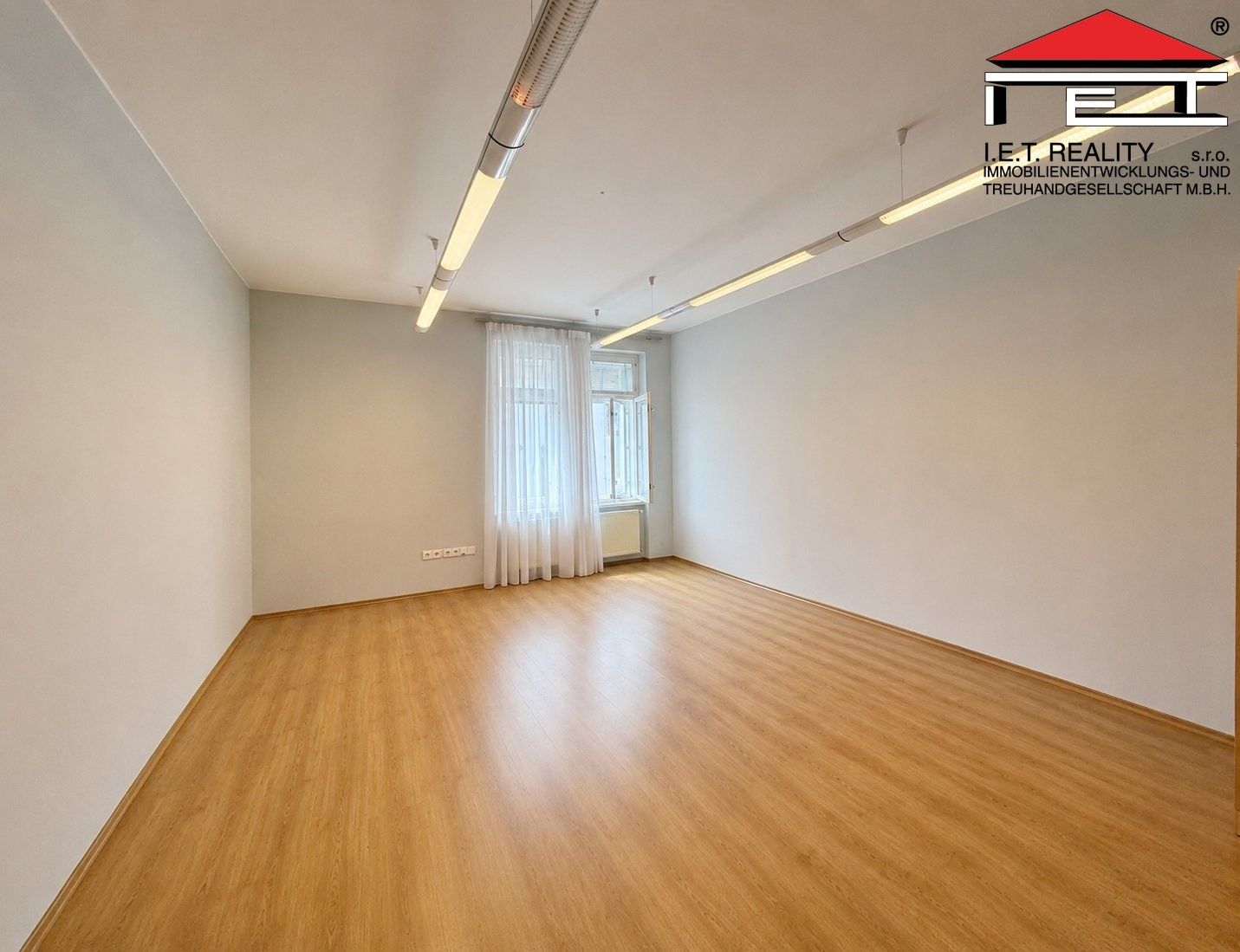 Pronájem komerčního prostoru 87 m² - foto 5