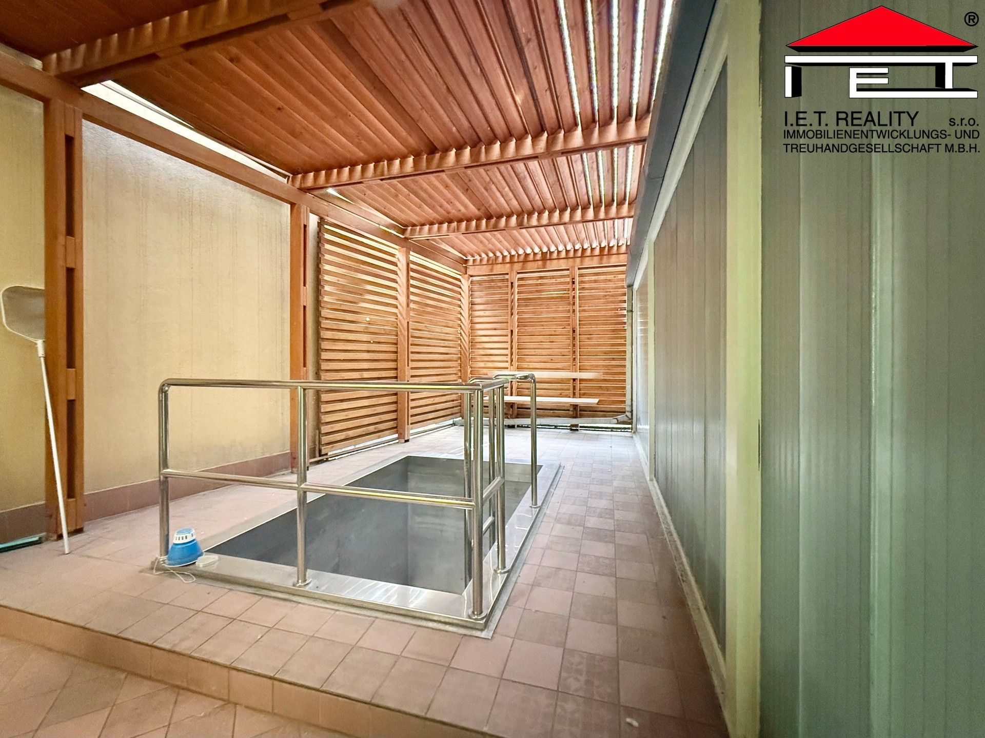 Pronájem komerčního prostoru 35 m² - foto 10