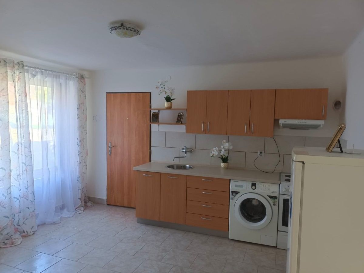 Pronájem bytu 1+1 48 m² - foto 2