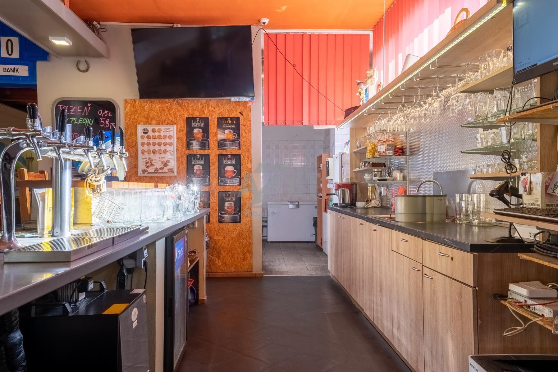Pronájem komerčního prostoru 260 m² - foto 11